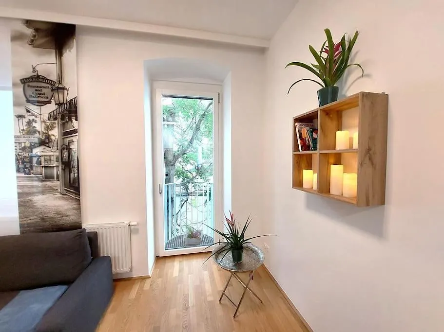 Channel Allee Apartment Bécs